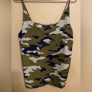 Banana Republic Green Camo Cami Sateen Top Size Smalll